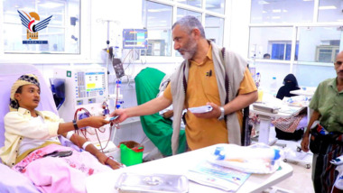 Hodeida Endowments Office Distributes Cash Aid