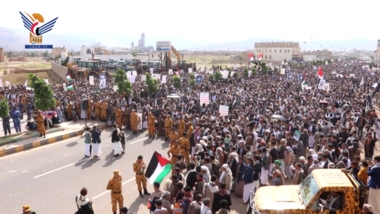 Mass march in Amran in support of options to respond to crimes of Zionist entity