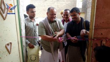 Ouverture d'une usine de couture et distribution de vêtements à 450 femmes dans le district d'Al-Zaidiyah à Hodeidah