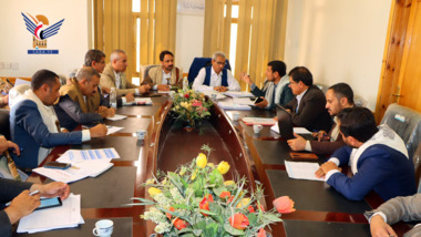 Discusión del nivel de implementación de 1445 proyectos AH en la gobernación de Sanaá