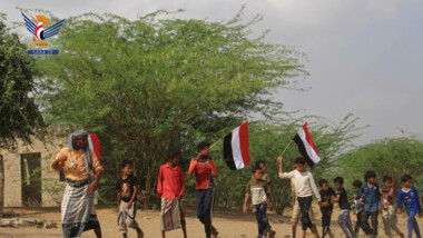 وقفة مسلحة ومسيران بمديرية المنصورية بالحديدة نصرة لغزة