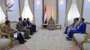 Präsident Al-Mashat trifft dem für die Erhaltung der Ländereien und Gelände von Flughäfen zuständigte Präsidialausschuss