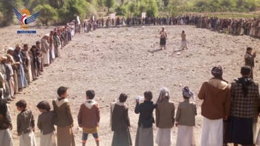 مسيرات ووقفات قبلية بمحافظة صنعاء إعلانًا للبراءة من الخونة و دعما لغزة