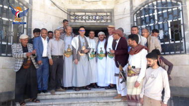 الشرماني وصلاح يطلعان على الانضباط الوظيفي في عدد من المكاتب التنفيذية بإب