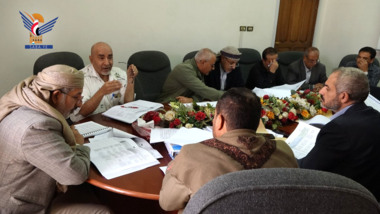 Oil Minister inspects job discipline in number of units affiliated with ministry