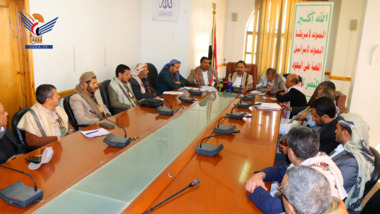 مناقشة الاستعدادات لإقامة المدارس والدورات الصيفية بمحافظة صنعاء 
