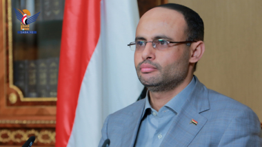 Präsident Al-Mashat fordert die Aggression auf, von Kriegsstrategien zu Friedensstrategien überzugehen