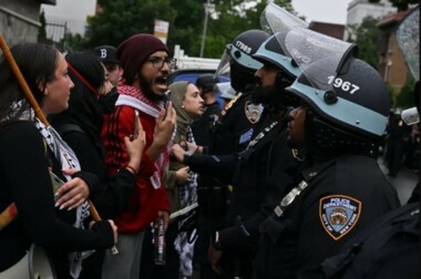 تظاهرة مساندة لفلسطين في واشنطن ونيويورك والشرطة تقمع وتعتقل عدد من المشاركين