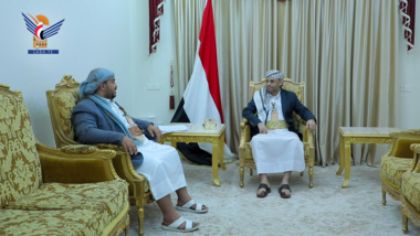 Präsident Al-Mashat weist die Zakat-Behörde an, sich auf Projekte zur wirtschaftlichen Stärkung der Armen zu konzentrieren