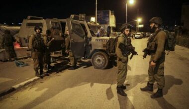 العدو الصهيوني يقصف منزلين في طوباس ويعتقل 27 فلسطينياً من الضفة الغربية