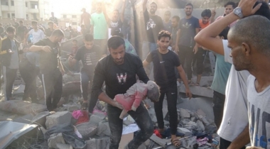 Palestinian child killed, others injured in Israeli shelling on house in Al-Zaytoun neighborhood