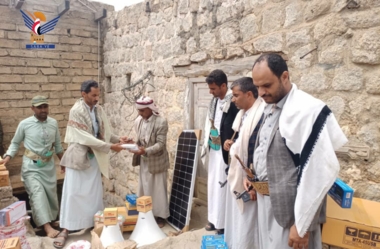 حجة .. توزيع أجهزة صوتية وبطاريات وألواح شمسية للمساجد في كشر
