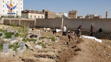 النيابة العامة تنفذ المرحلة الأولى من دفن الجثث المجهولة في أمانة العاصمة