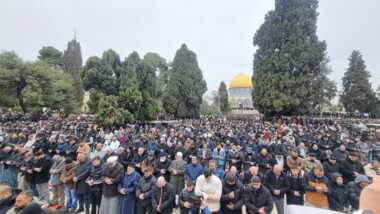 90.000 Palästinenser begehen den ersten Freitag des Ramadan in der Al-Aqsa-Moschee