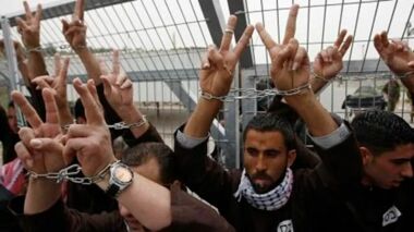 استشهاد خمسة أسرى فلسطينيين داخل سجون العدو الصهيوني