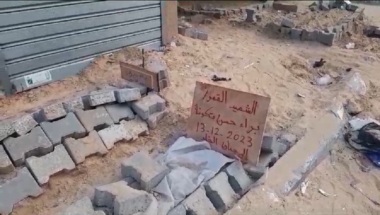 Correspondant Saba de Saba à Gaza : L'ennemi sioniste cible les Palestiniens morts et les martyrs dans leurs cimetières