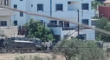 Zionist enemy raids perpetrator house in Holon operation