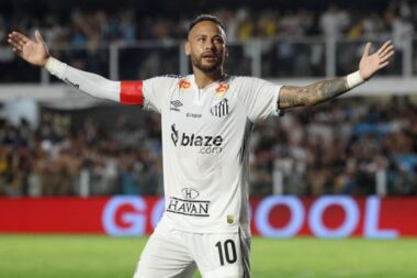 الدوري البرازيلي..نيمار يقود فريقه سانتوس للفوز على ضيفه فلامنغو