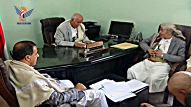 ​مناقشة آلية تنفيذ عدد من المشاريع الخدمية بمحافظة إب