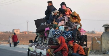Mehr als 50.000 wurden innerhalb weniger Tage vertrieben.. Vereinten Nationen fordern eine sofortige Einstellung der Kämpfe in Syrien