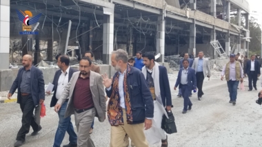 وكيل وزارة الخارجية والمنسق الأممي يطلعان على حجم الأضرار بمطار صنعاء جراء العدوان الإسرائيلي