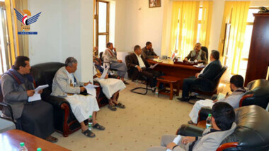 Erörterung der Aufgaben der Abteilung für hygienische Umwelt im Büro für Öffentliche Arbeiten in der Provinz Sana’a