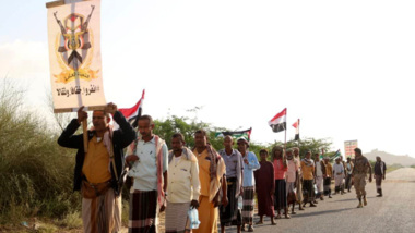 مسير لخريجي الدفعة الثالثة من دورات طوفان الأقصى في مديرية اللحية بالحديدة