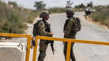 Israeli enemy forces arrest four Palestinians in Qalqilya, injure child from Tulkarm refugee camp