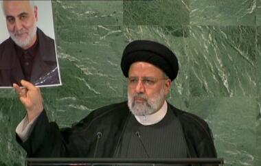 مندوب الكيان الصهيوني والعليمي يغادران قاعة الأمم المتحدة مع بدء خطاب الرئيس الإيراني