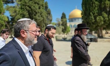 Zionist leaders escalate their incursions into Al-Aqsa to provocate Muslims feelings