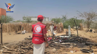  الهلال الأحمر اليمني يوزع مساعدات طارئة لـ14 أسرة متضررة جراء حوادث العيد في الحديدة