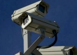 العدو الصهيوني يقتحم شويكة ويستولي على كاميرات مراقبة