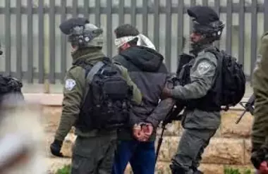 Zionist enemy arrests two Palestinian youths from occupied Al-Quds
