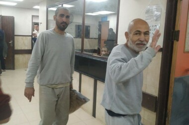 El enemigo sionista libera a unos 80 detenidos en la Franja de Gaza.