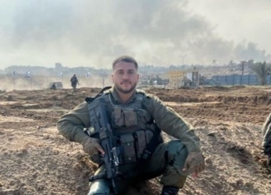 Ein zionistischer Soldat wurde in Khan Yunis durch Kugeln des Widerstands getötet