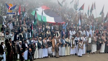 Marchas masivas en el número 23 de la plaza Buraimah bajo el lema “Con Gaza, santa yihad y sin líneas rojas