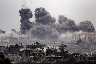 Der 446. Tag der Aggression gegen Gaza: Dutzende starben bei der Bombardierung von Zelten und Häusern