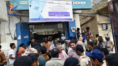 Distributing cash assistance's first phase to affected by floods in Abs