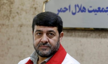 رئيس جمعية الهلال الأحمر الإيراني: رجال الإنقاذ يبحثون في كل الاتجاهات