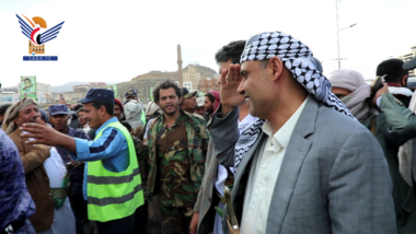 El presidente Al-Mashat participa en la marcha “Ramadán Yemen... una inundación triunfa sobre Gaza