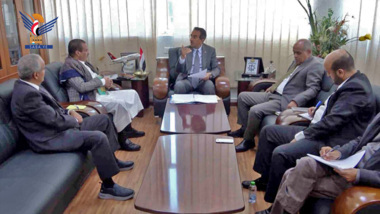 Diskussion von Studien und Plänen für das Sanierungsprojekt des internationalen Flughafens Taiz