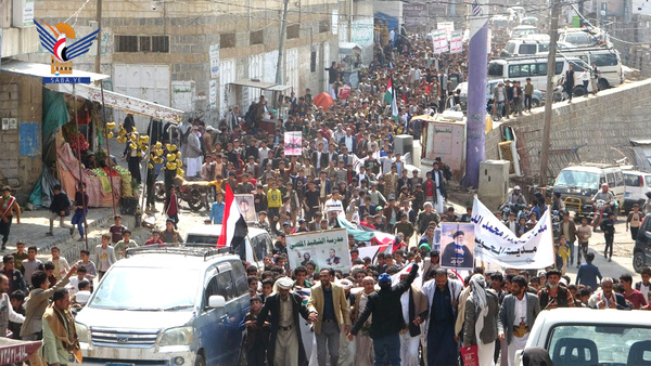طلاب وتربويو مدينة المحويت ينظمون مسيرات تضامنية مع غزة