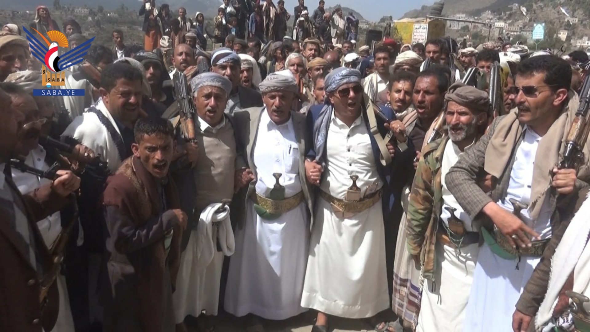 عضو السياسي الأعلى الحوثي يشرف على إنهاء قضيتي قتل في عتمة بذمار