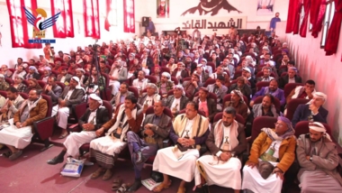 Mohammed Al-Houthi betont Bedeutung der Rolle von Scheichs und Persönlichkeiten der Gesellschaft bei der Lösung gesellschaftlicher Probleme
