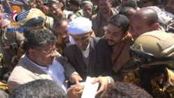 Mohammad Ali Al-Houthi überwacht die Beendigung eines Mordfalls zwischen den Bezirken Atma und Al-Manar in Dhamar