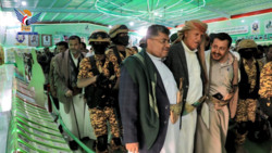 Mohammad Ali al-Houthi eröffnet die zentrale Fotoausstellungen von Märtyrer in Ibb
