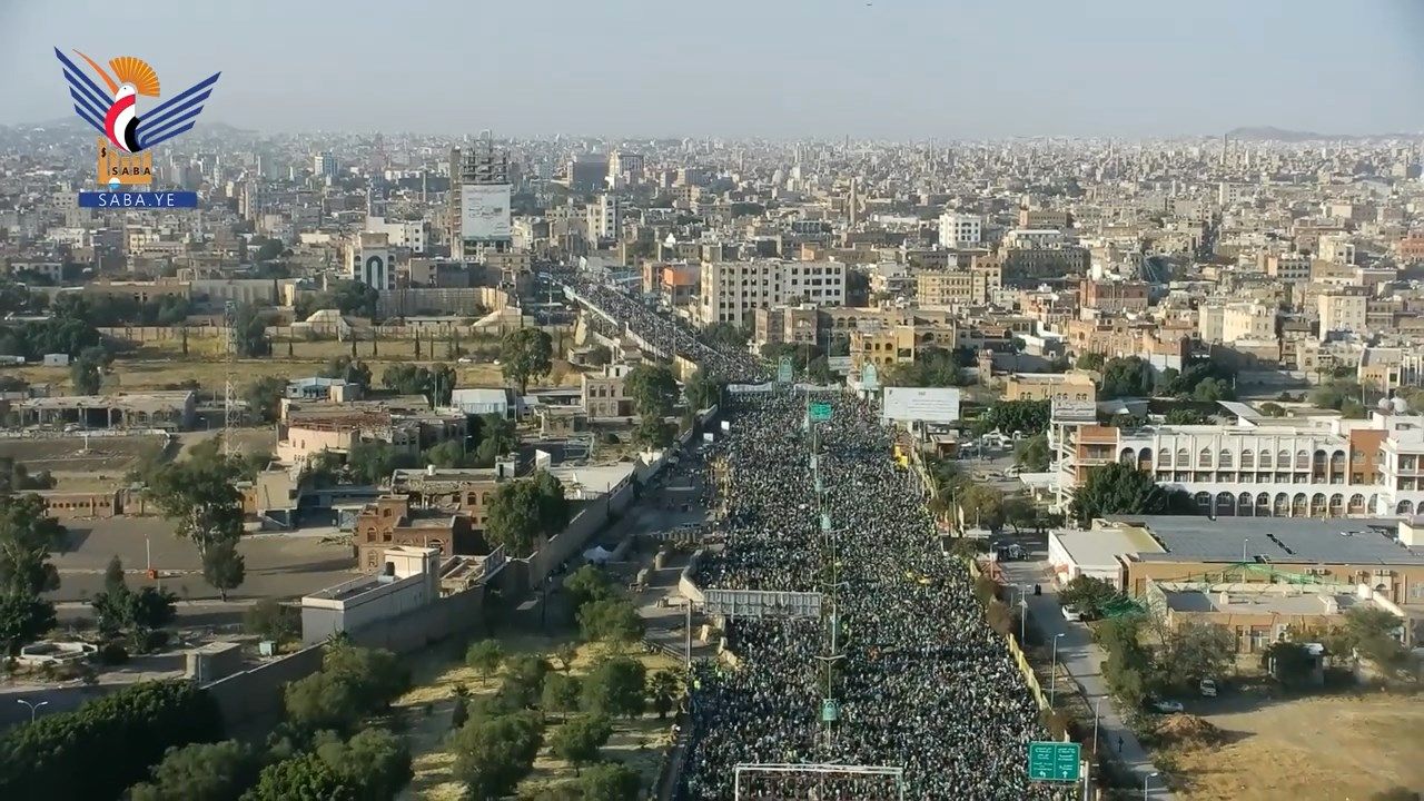 بعدسة طائرتي رجوم وراصد الحشود المليونية المحتفلة بالمولد النبوي 1444ه