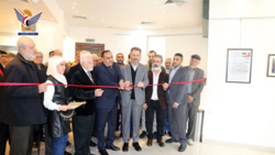 Jemens Botschafter in Syrien eröffnet die Ausstellung „Einheit der Pläze“ in Damaskus