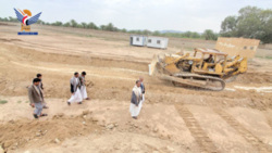 Le gouverneur de Saada examine l'avancement des travaux sur le projet de création du centre d'oncologie Al-Rasol Al-A'zam