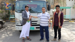 وزارة المالية تسلم آليات نظافة لعدد من الجهات